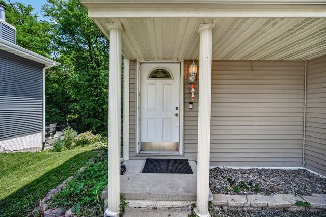 3889 92nd Drive, Urbandale, IA 50322