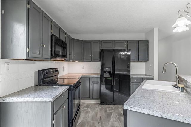506 E 165th Street, Belton, MO 64012