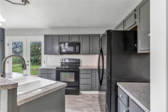 506 E 165th Street, Belton, MO 64012