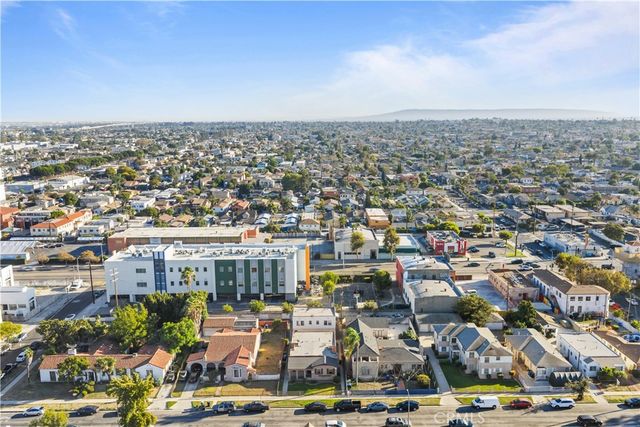 1120 W 85th, Los Angeles, CA 90044