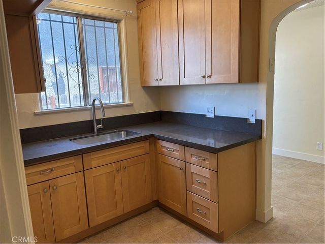 1120 W 85th, Los Angeles, CA 90044