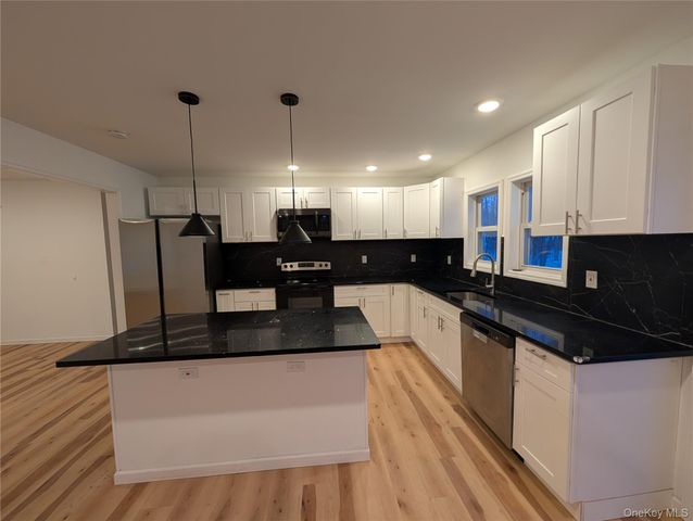 1407 State Route 208, Wallkill, NY 12589