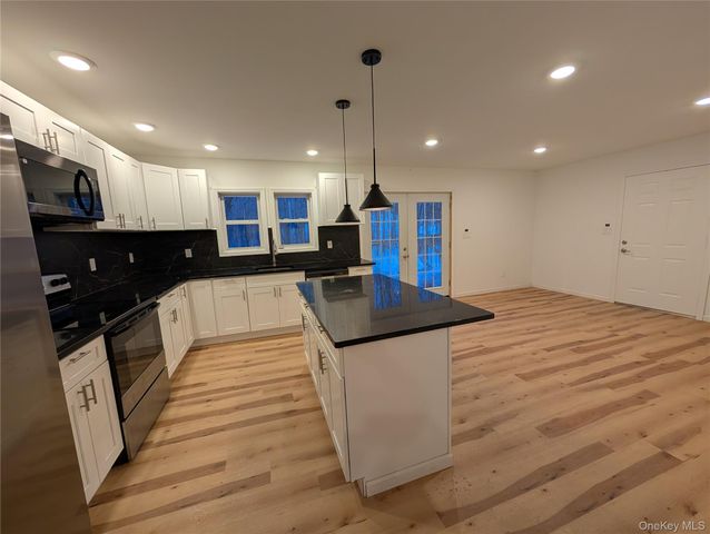 1407 State Route 208, Wallkill, NY 12589