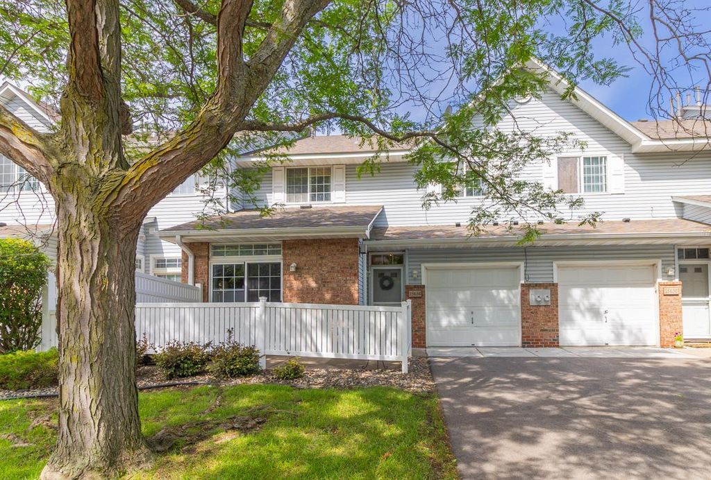 15634 Garnet Way 21, Apple Valley, MN 55124 — exterior
