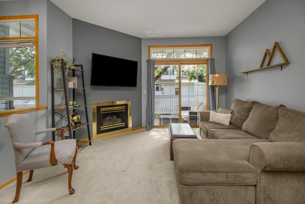 15634 Garnet Way 21, Apple Valley, MN 55124 — photo 2
