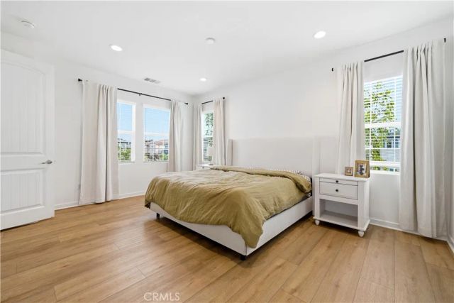 944 Tesla, Costa Mesa, CA 92626