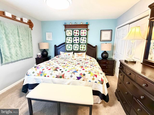 524 DENISE CT, Williamstown, NJ 08094