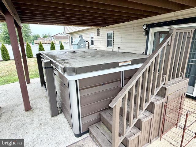524 DENISE CT, Williamstown, NJ 08094