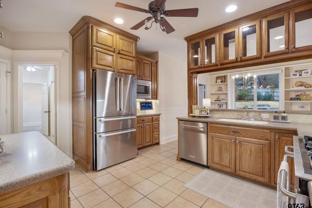 1221 Ashwood Dr, Tyler, TX 75703