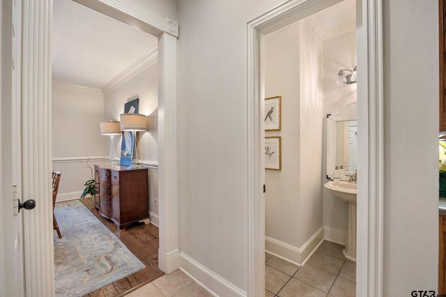 1221 Ashwood Dr, Tyler, TX 75703