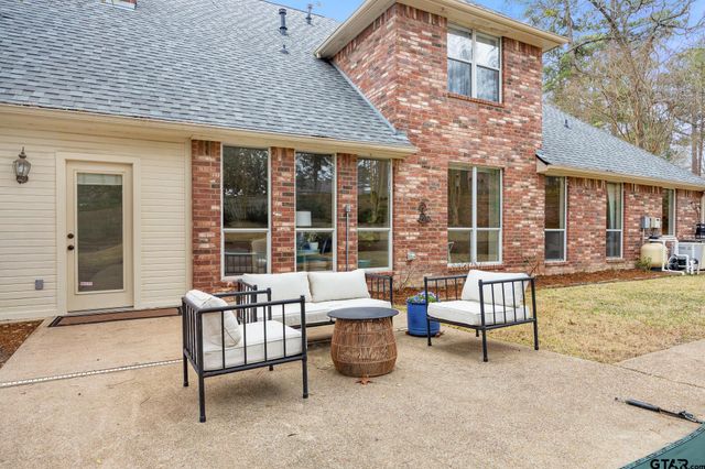 1221 Ashwood Dr, Tyler, TX 75703