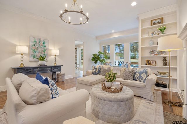 1221 Ashwood Dr, Tyler, TX 75703