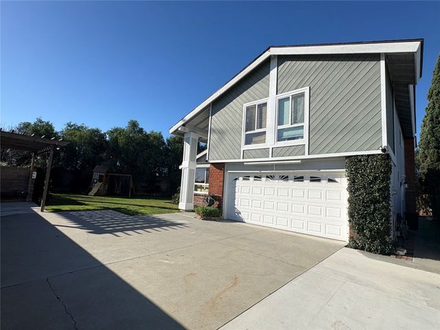 8582 Universe, Westminster, CA 92683