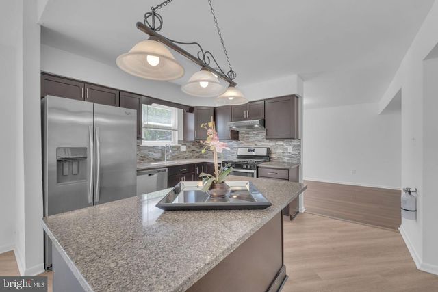 14 JACAMAR DR, Voorhees, NJ 08043