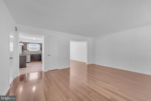 14 JACAMAR DR, Voorhees, NJ 08043