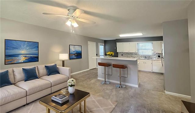 322 S Willow Street, Ottawa, KS 66067