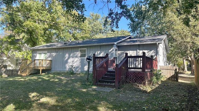 322 S Willow Street, Ottawa, KS 66067