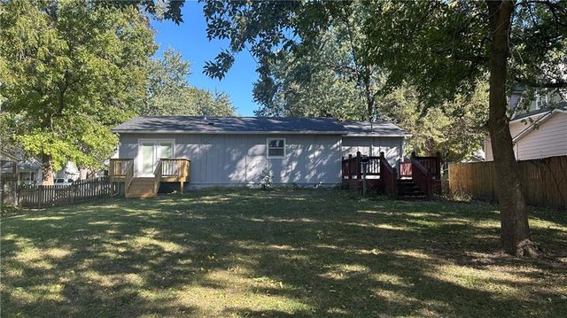 322 S Willow Street, Ottawa, KS 66067