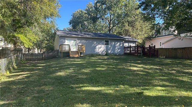 322 S Willow Street, Ottawa, KS 66067
