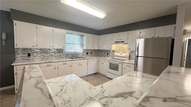 322 S Willow Street, Ottawa, KS 66067