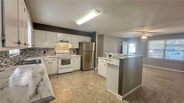 322 S Willow Street, Ottawa, KS 66067