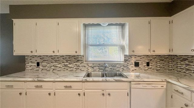 322 S Willow Street, Ottawa, KS 66067