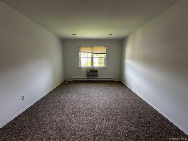 101 Sylvan Avenue 65, Miller Place, NY 11764