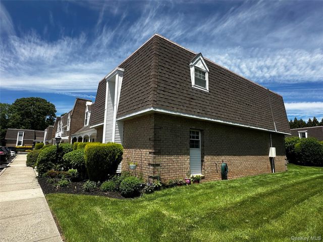101 Sylvan Avenue 65, Miller Place, NY 11764