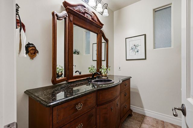 1101 Washington Street NE, Albuquerque, NM 87110