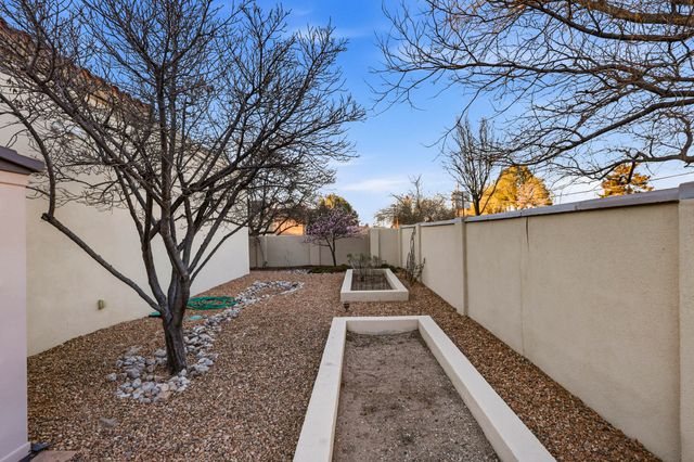 1101 Washington Street NE, Albuquerque, NM 87110