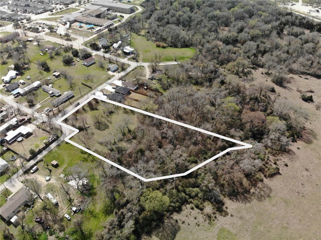 1001 Hunters Lane, Bryan, TX 77803