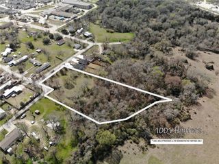 1001 Hunters Lane, Bryan, TX 77803