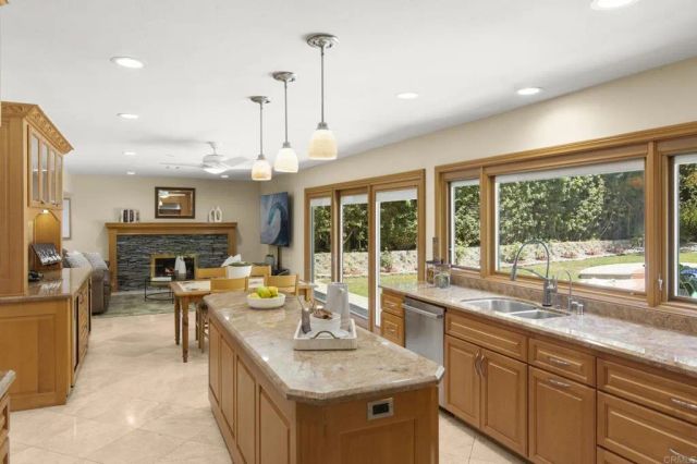5545 Coral Reef Avenue, La Jolla, CA 92037