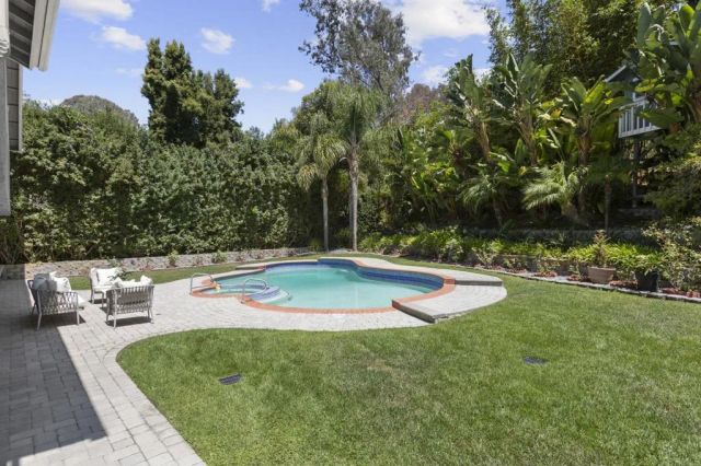 5545 Coral Reef Avenue, La Jolla, CA 92037