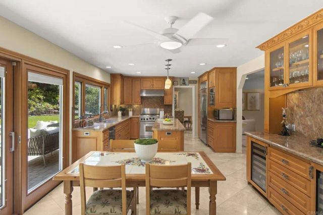 5545 Coral Reef Avenue, La Jolla, CA 92037