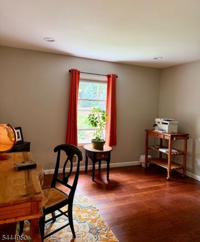 10 Dixon Rd, Franklin Boro, NJ 07416