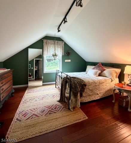10 Dixon Rd, Franklin Boro, NJ 07416