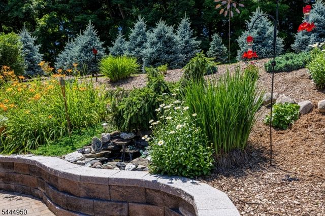 10 Dixon Rd, Franklin Boro, NJ 07416