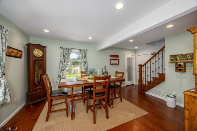 10 Dixon Rd, Franklin Boro, NJ 07416