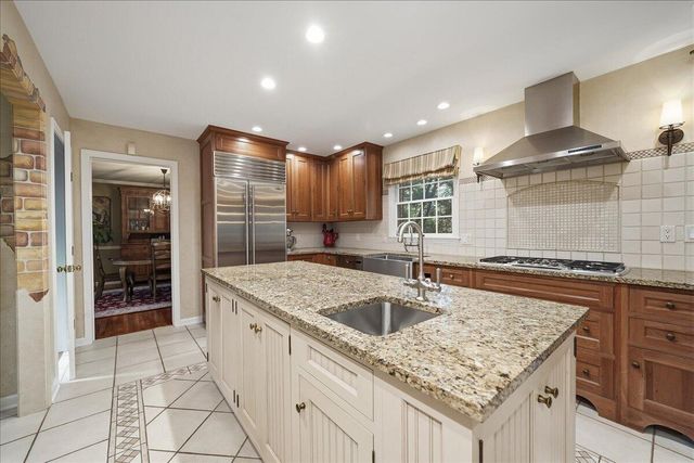 404 Westchester Lane, Valparaiso, IN 46385