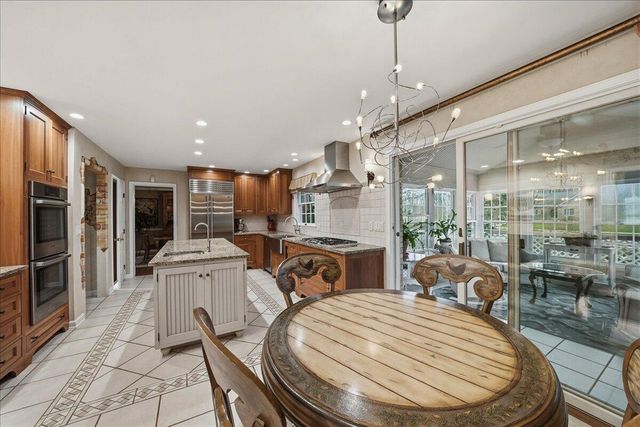404 Westchester Lane, Valparaiso, IN 46385