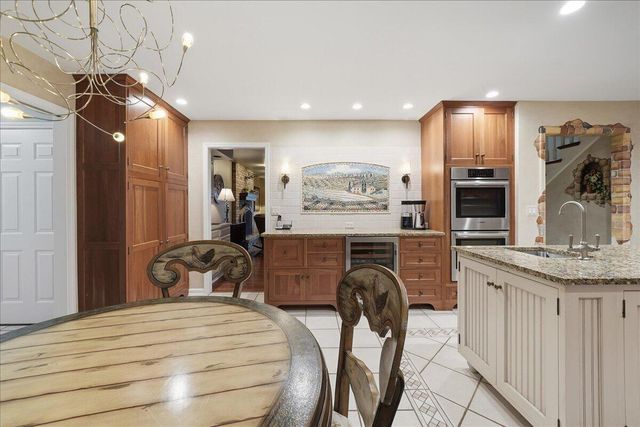404 Westchester Lane, Valparaiso, IN 46385