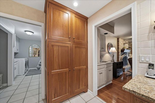 404 Westchester Lane, Valparaiso, IN 46385