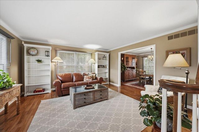 404 Westchester Lane, Valparaiso, IN 46385