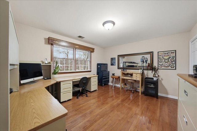 404 Westchester Lane, Valparaiso, IN 46385