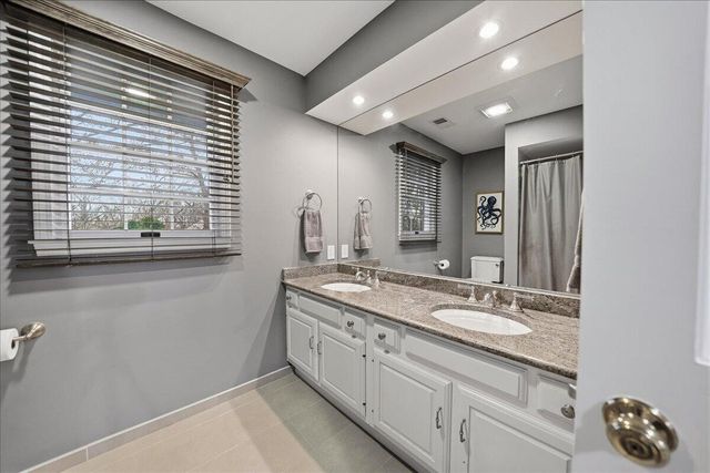 404 Westchester Lane, Valparaiso, IN 46385