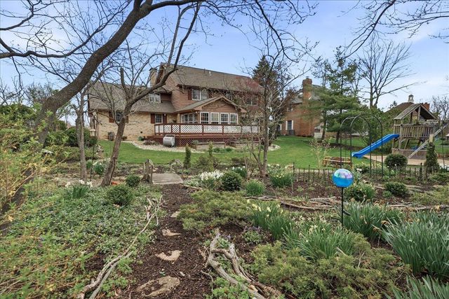 404 Westchester Lane, Valparaiso, IN 46385