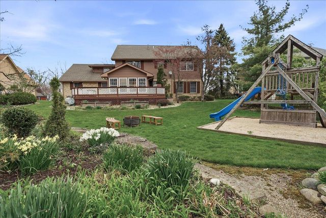 404 Westchester Lane, Valparaiso, IN 46385