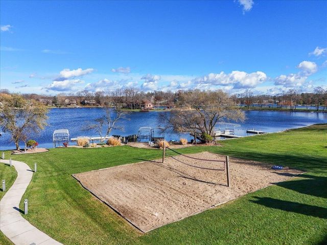 404 Westchester Lane, Valparaiso, IN 46385
