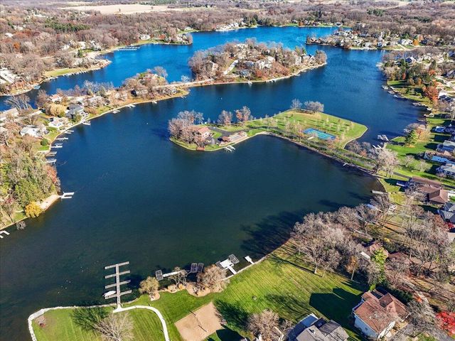 404 Westchester Lane, Valparaiso, IN 46385